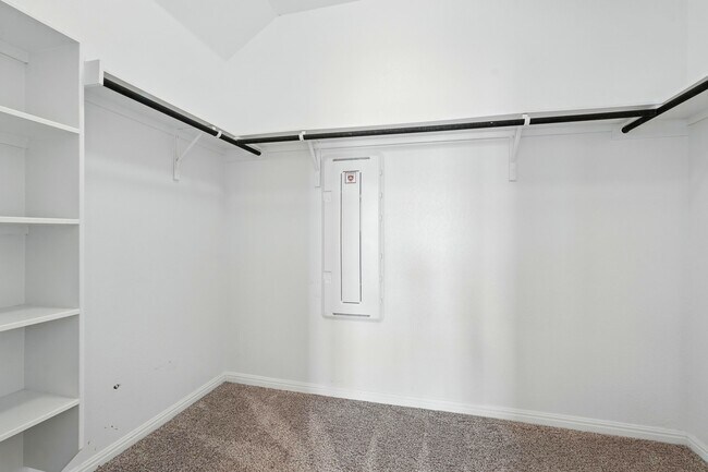 Building Photo - 1544 Devine Lake Bnd