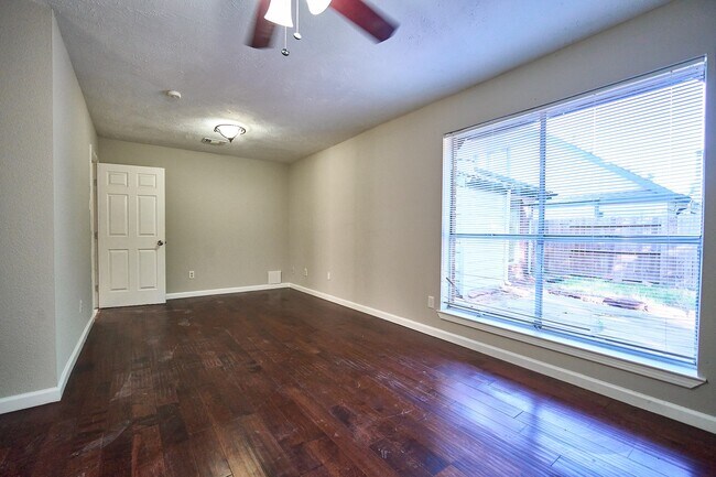 Building Photo - 2314 Pebbledowne Cir