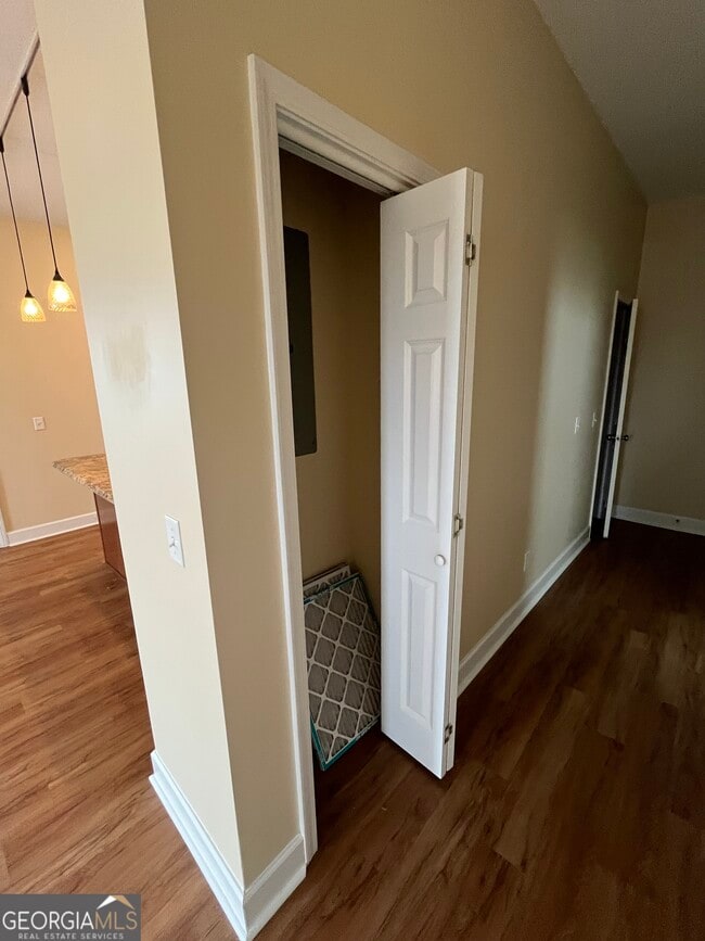 Building Photo - 55 E Main St