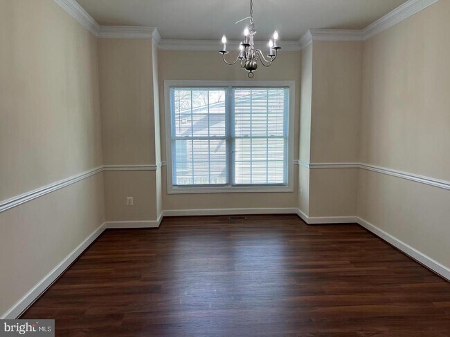 Building Photo - 6930 Westlawn Dr