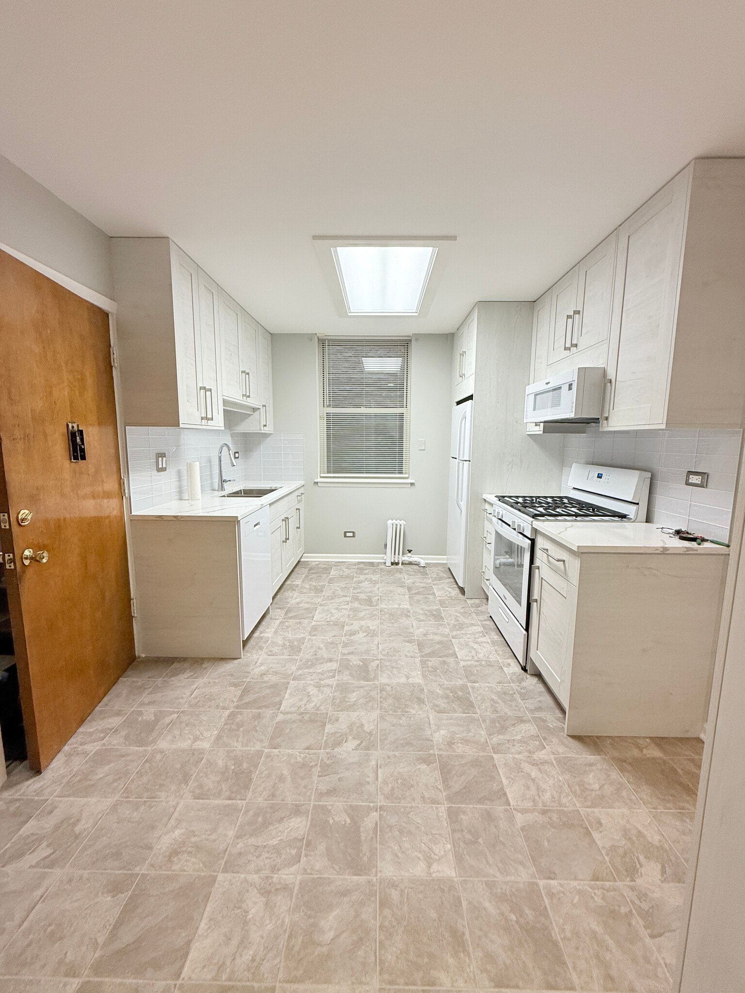 Building Photo - 1123 W Webster Ave