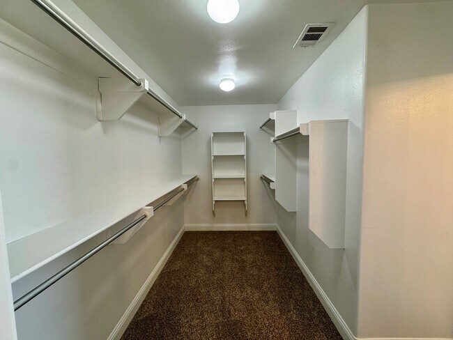 Building Photo - 9323 Bee Balm Ave