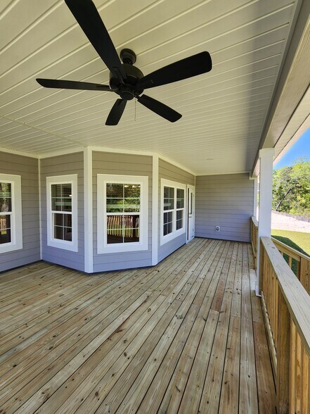 Building Photo - 102 Riverwalk Cir