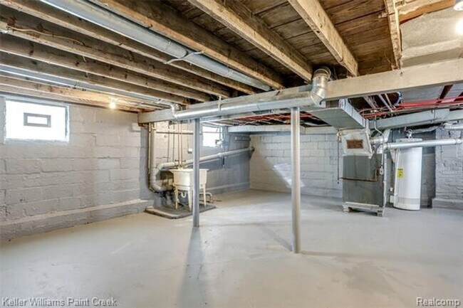 Building Photo - 7559 Studebaker Ave