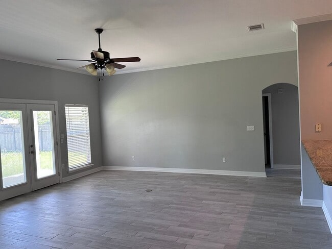 Building Photo - 265 Avondale Ln