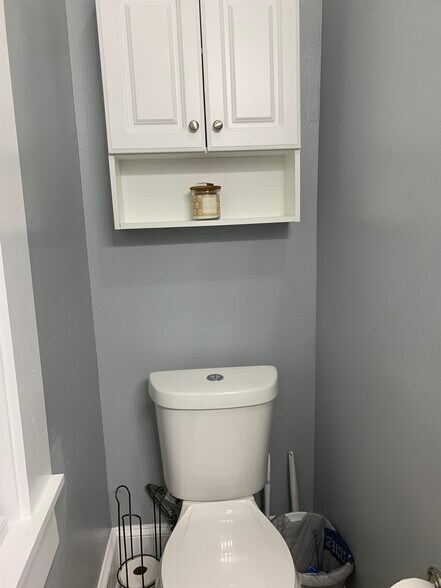 Building Photo - 2535 Upperline St