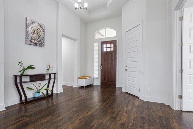 Building Photo - 6721 Empresa Dr