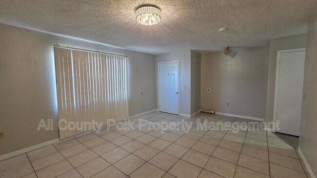 Building Photo - 2336 Chestnut Hills Dr