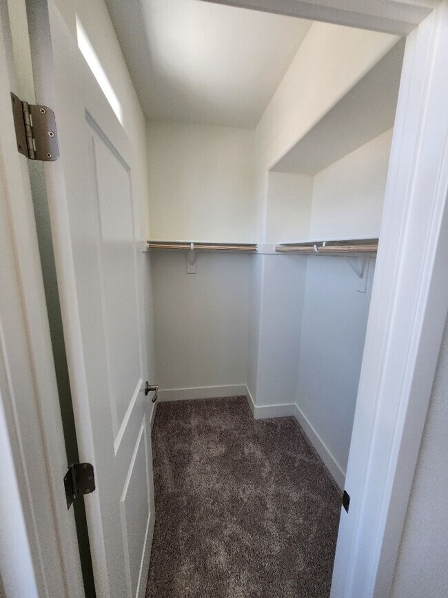 Building Photo - Introducing Your New Dream Home