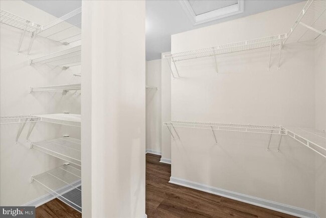 Building Photo - 43277 Tumbletree Terrace