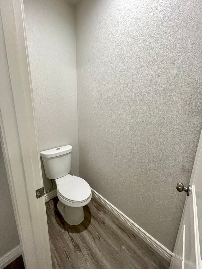 Building Photo - Beautiful 3 Bedroom 2 Bathroom Home!