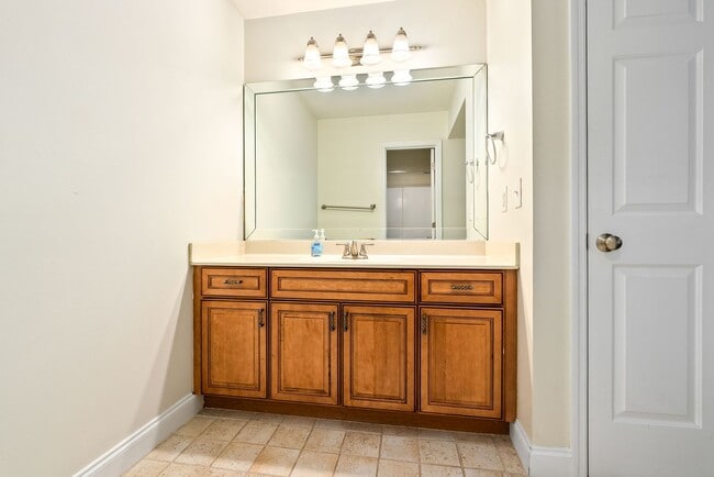 Building Photo - 121 Wright St