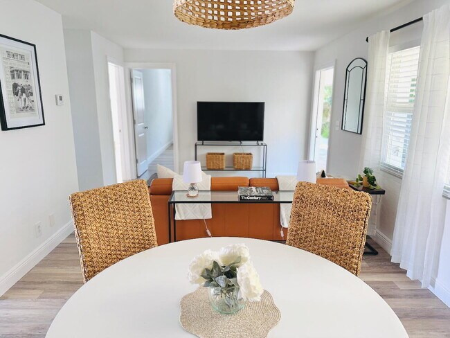 Building Photo - 311 N Swinton Ave