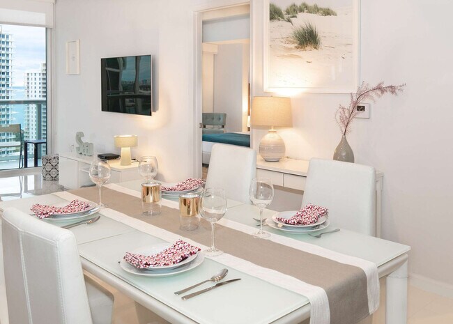 Building Photo - 485 Brickell Ave