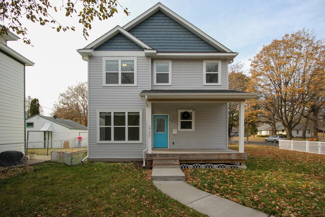 Primary Photo - 2700 Dorman Ave