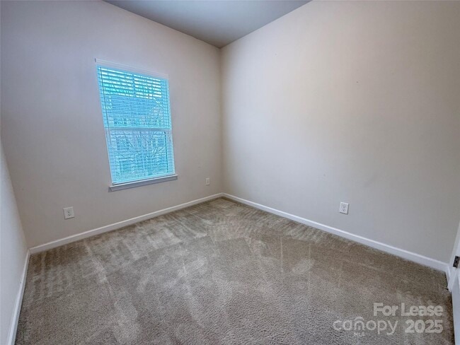 Building Photo - 1543 S Church St