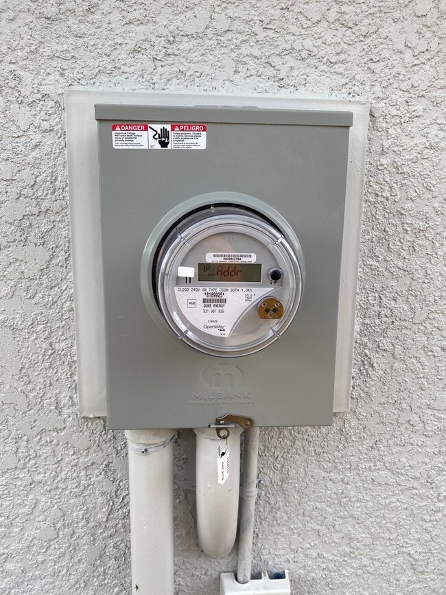 Building Photo - Custom Home - Desirable SW Ocala neighborhood 3/2/2 ** Wont Last**