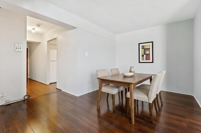 Building Photo - 7337 S South Shore Dr