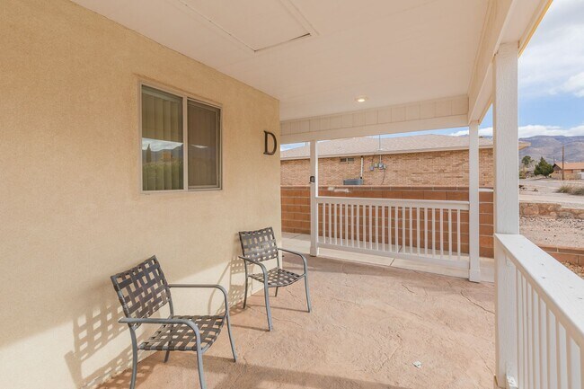 Building Photo - 800 Sherwood Dr