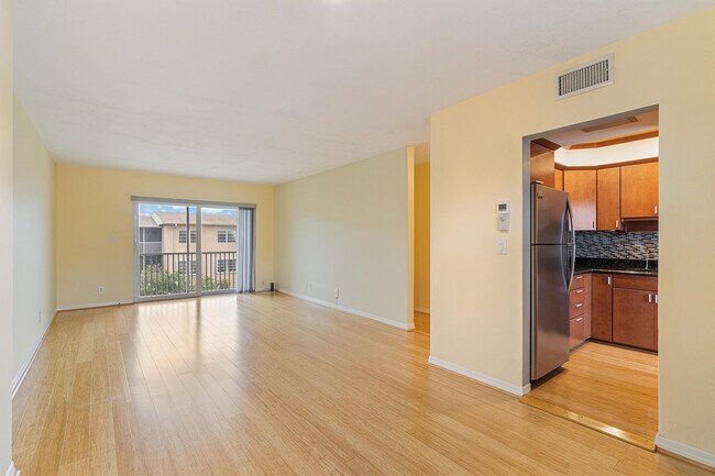 Building Photo - 1510 SE 15th St