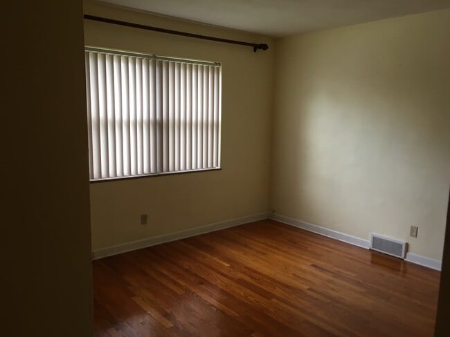 Building Photo - 3700 January Ave