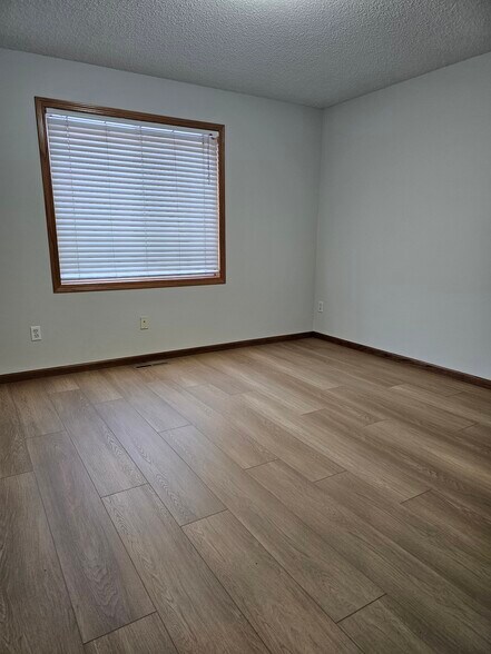 Building Photo - 10283 Karston Ave NE