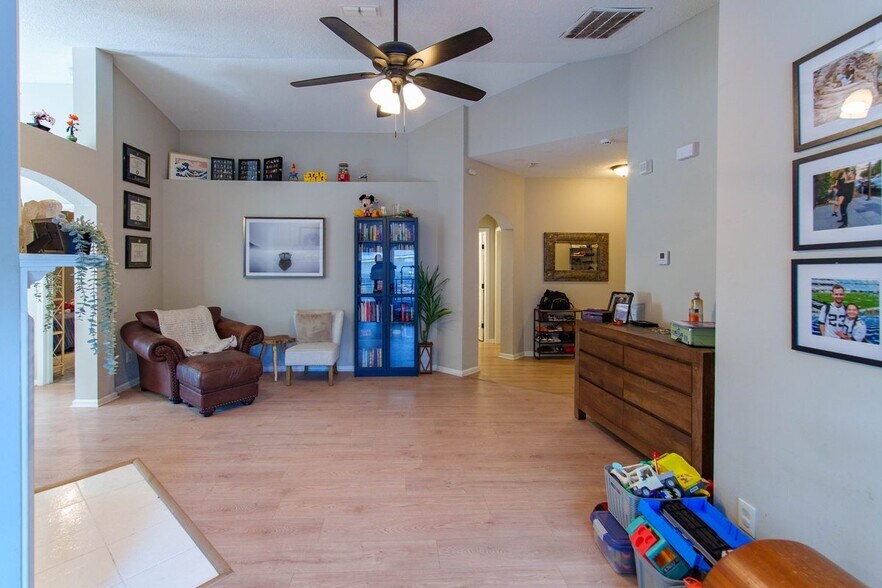 Building Photo - 11865 Noble Fir Ct