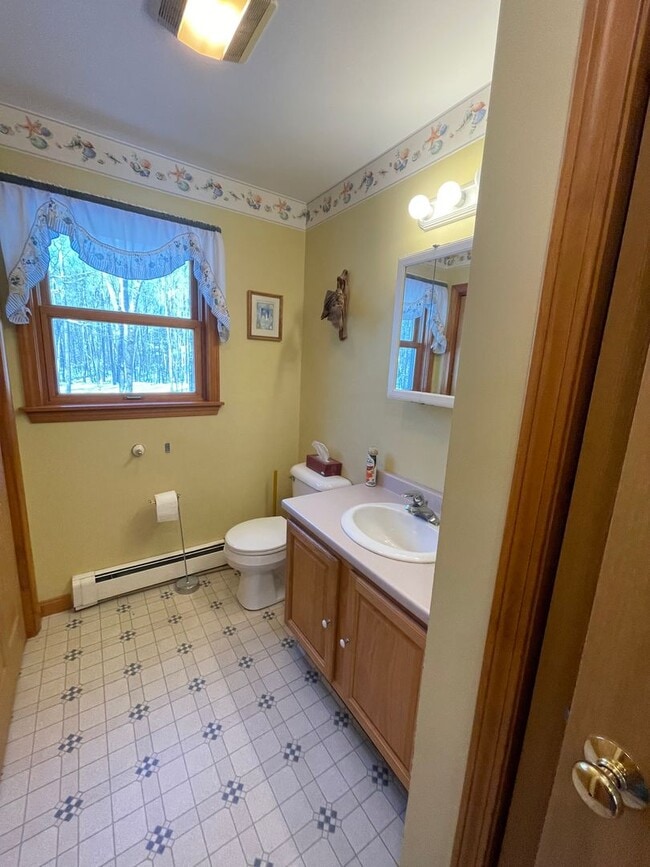 Building Photo - Price reduction!! A beautiful 3 bedroom 2....
