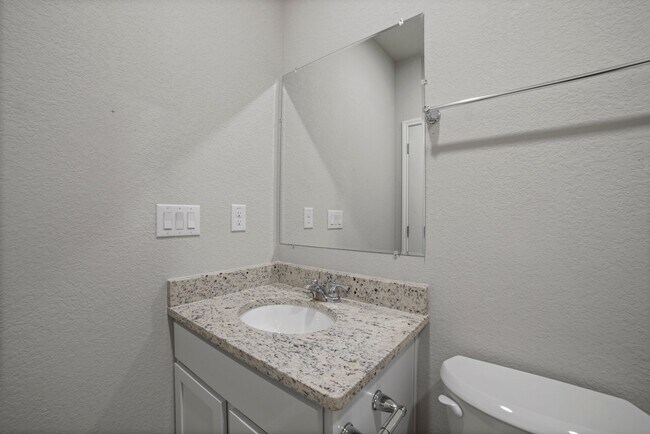 Building Photo - 7226 Briar Pl