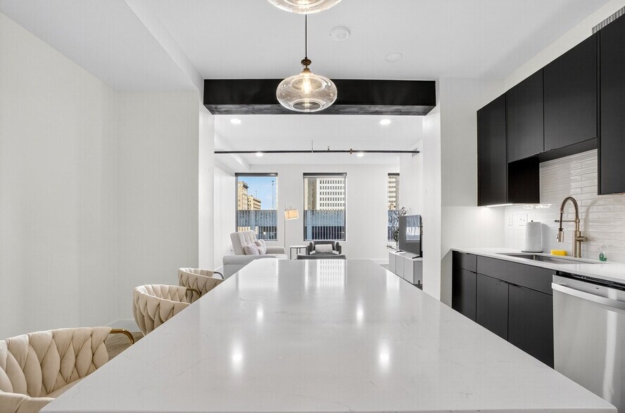 Building Photo - 309 S Boulder Ave