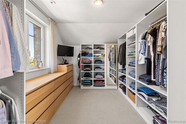 Building Photo - 284 Eliot St