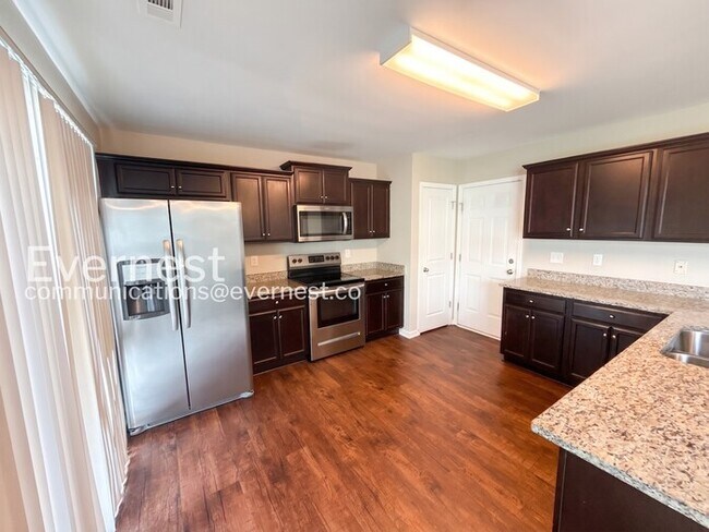 Building Photo - Limited Time Special Offer / 3 Bed, 2.5 Bath Home with Garage / Pet-Friendly / Vouchers Accepted ...