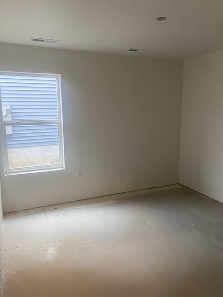 Building Photo - 108 Huntington Dr