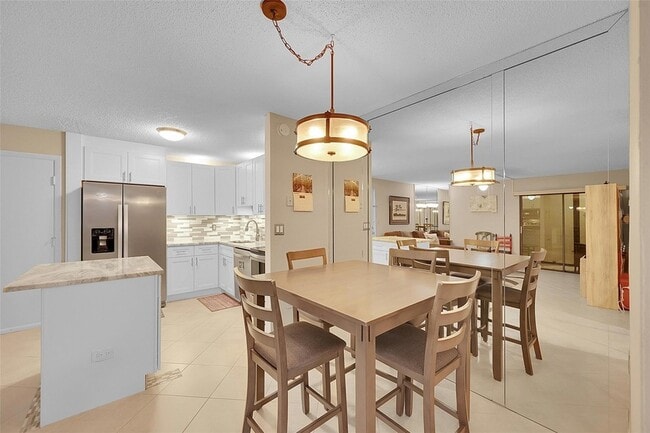 Building Photo - 9369 S Belfort Cir