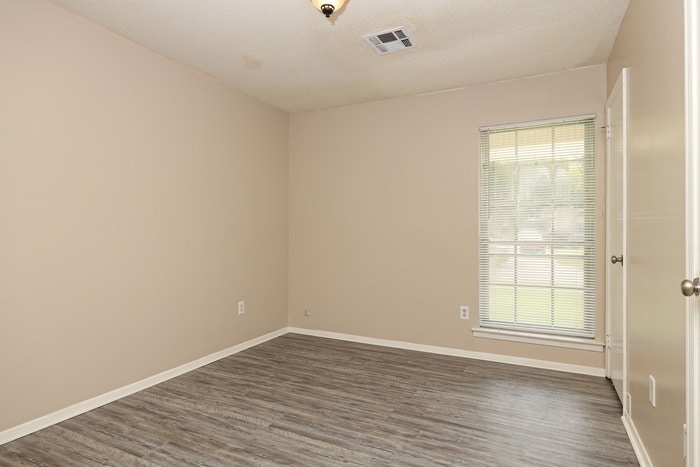 Building Photo - 5731 Roxboro Dr