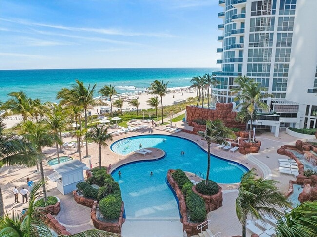 Building Photo - 18201 Collins Ave
