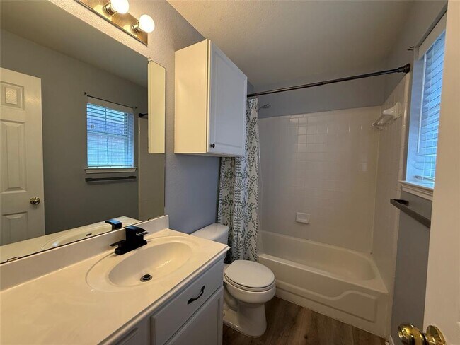Building Photo - 1505 Muledeer Run