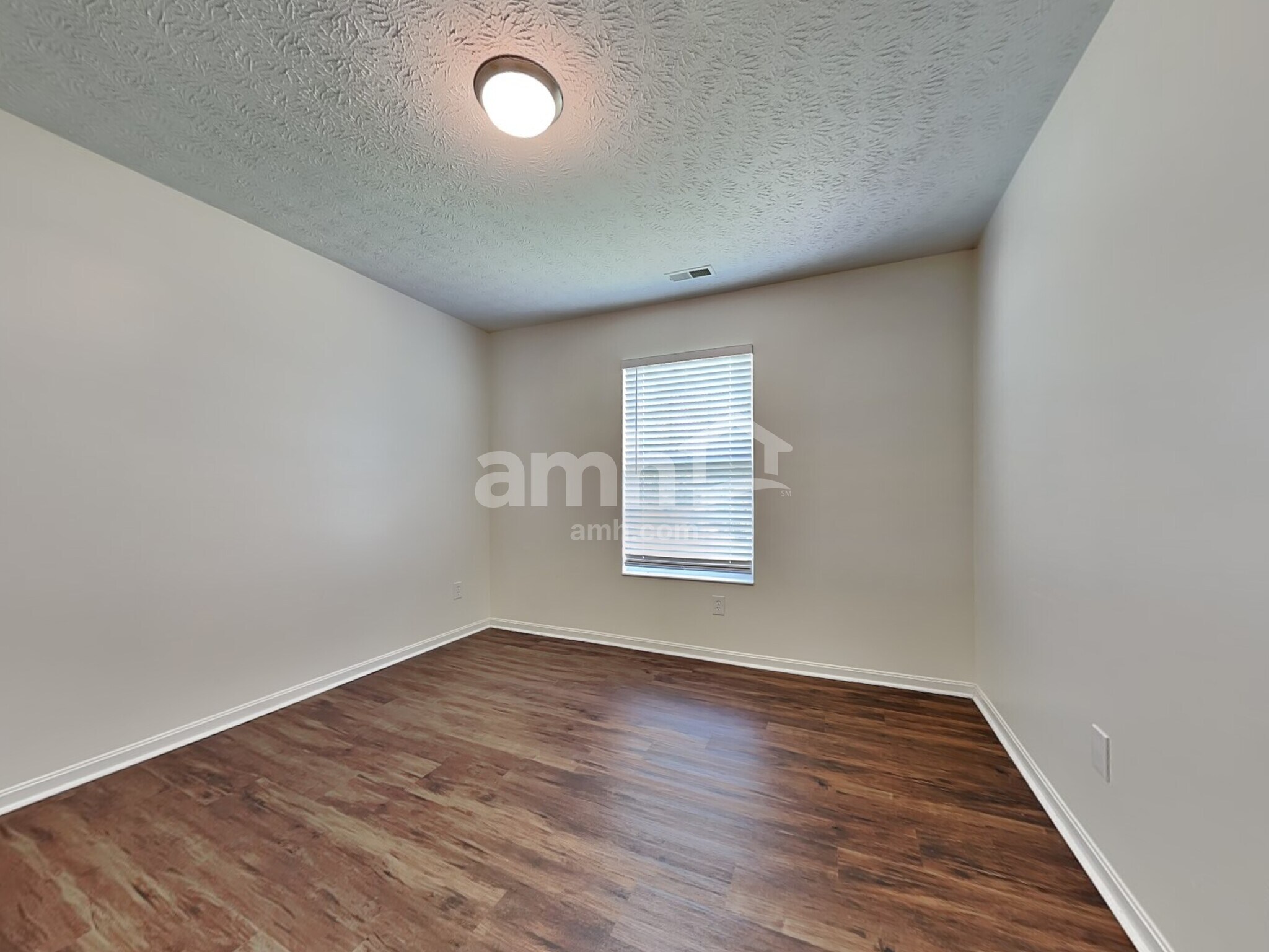 Building Photo - 3907 Little Creek Dr