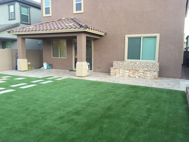Building Photo - Spacious 5BR House in Phoenix