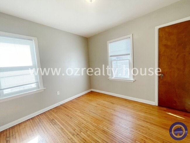 Building Photo - 3509 Douglas Rd