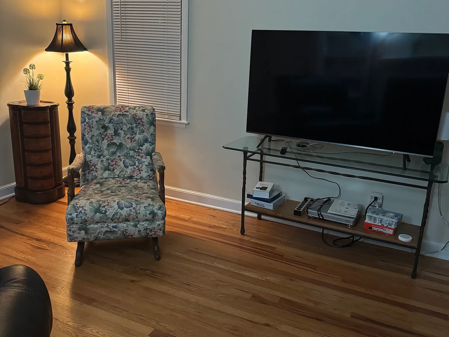 Building Photo - 1368 Doten Ave