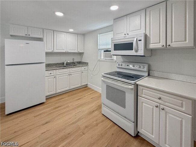 Building Photo - 204 2nd St