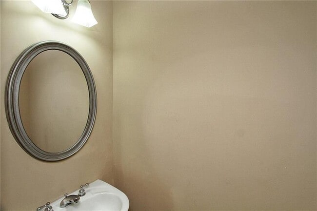 Building Photo - 3029 Woodwalk Dr SE