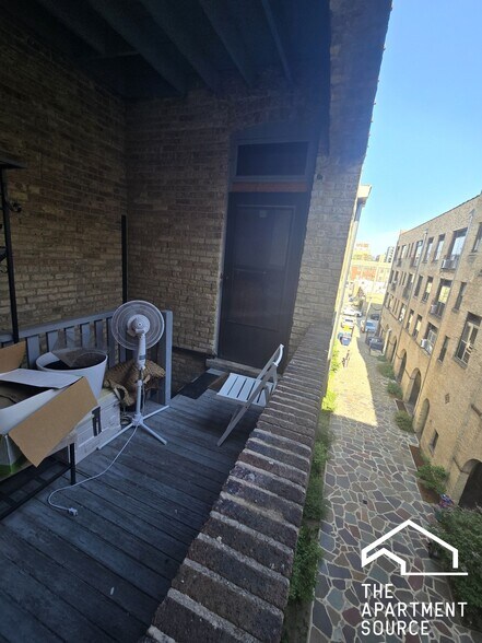 Building Photo - 907 Elmwood Ave