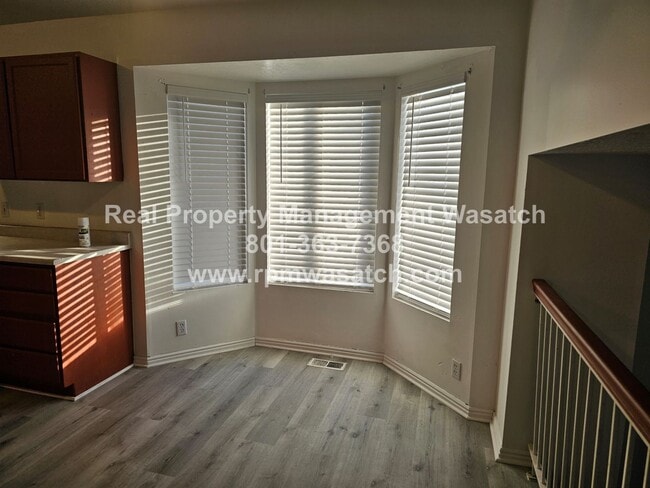 Building Photo - Perfect Multi Level home in West Vally City Utah