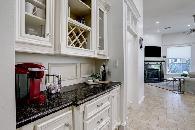 Building Photo - 127 E Bracebridge Cir