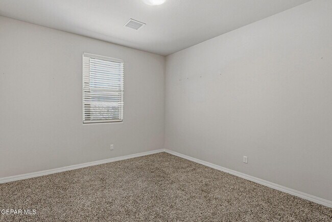 Building Photo - 7509 Enchanted Pk Dr