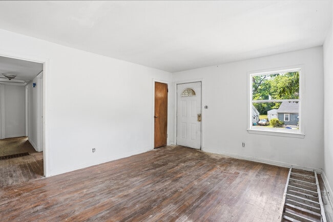 Building Photo - 7827 Rugby Ave