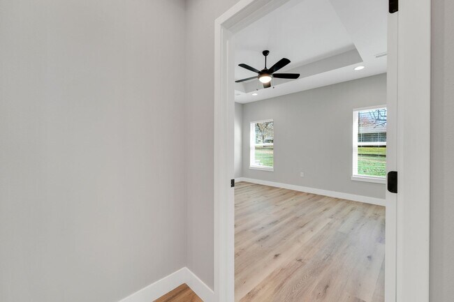 Building Photo - Hickory Village 55 Plus, LLC - 3700 E Cherry St Springfield, MO 65809