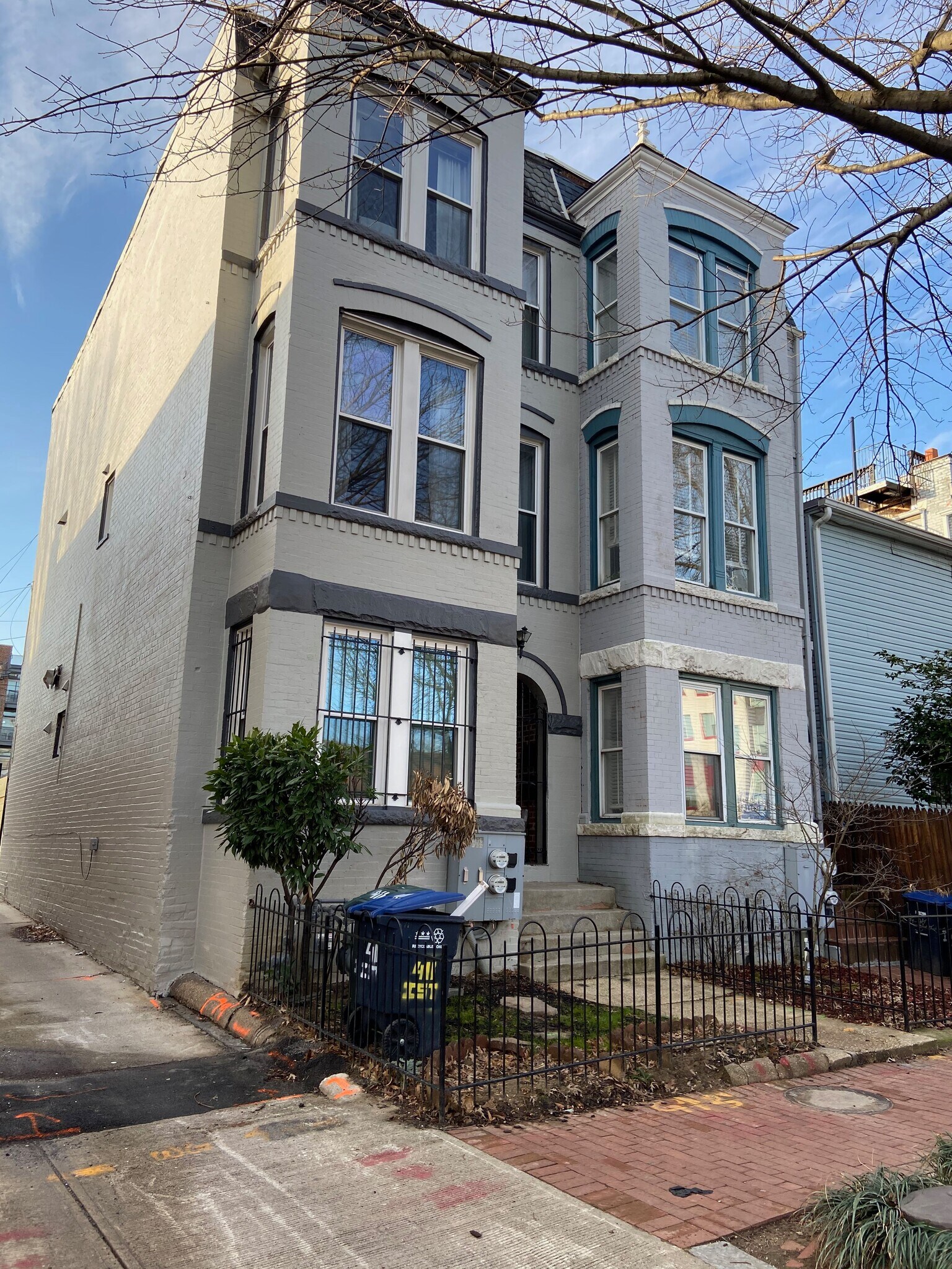Building Photo - 411 I St NE